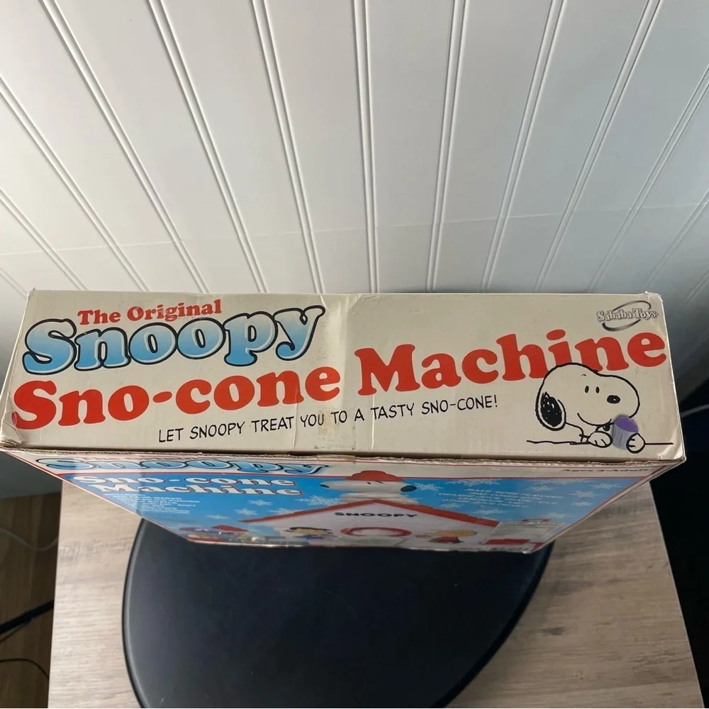The‎ Original Design Snoopy Sno-Cone Maker Sababa Toys 2007 Summer Fun Icies
